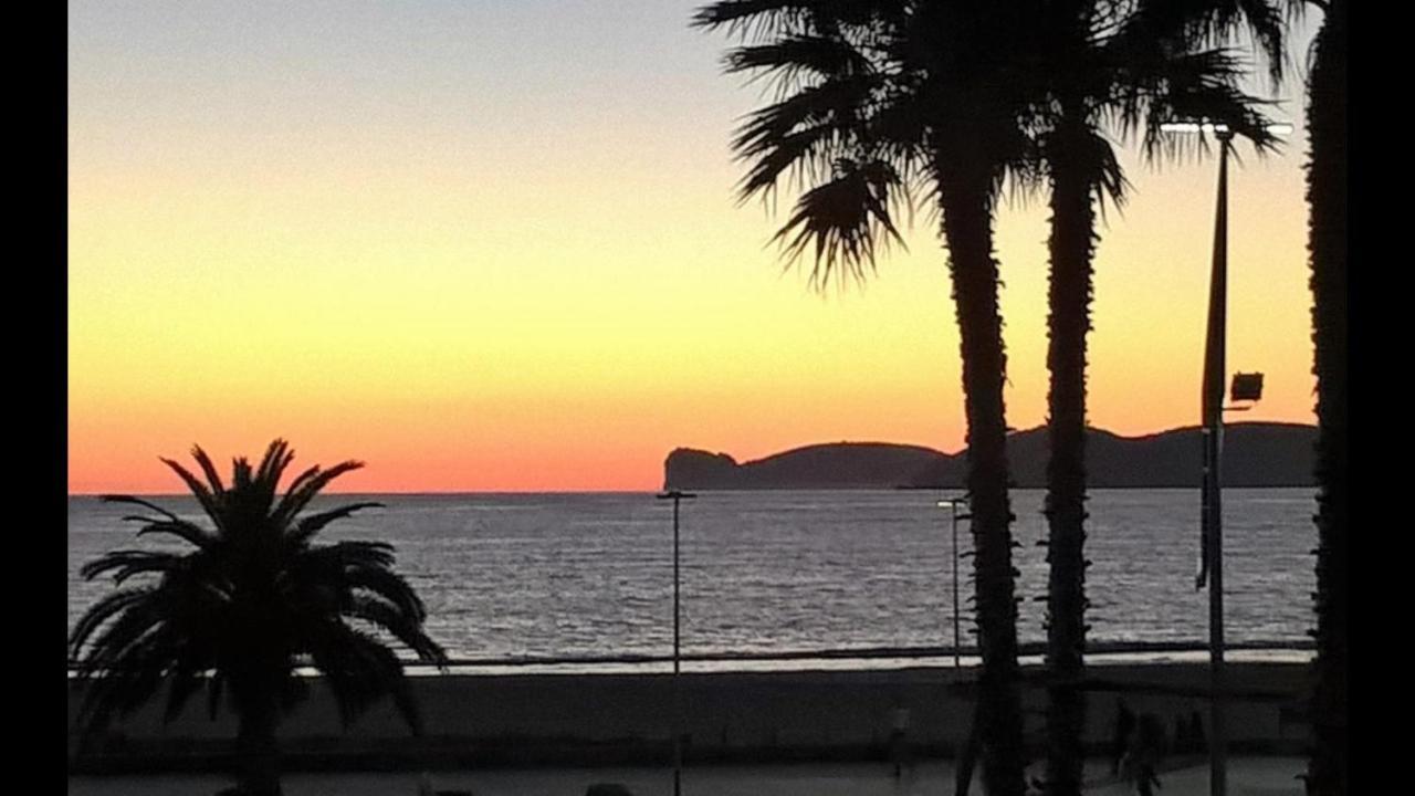 Orange Sunset, Seaview & Beach Front Алгеро Екстериор снимка